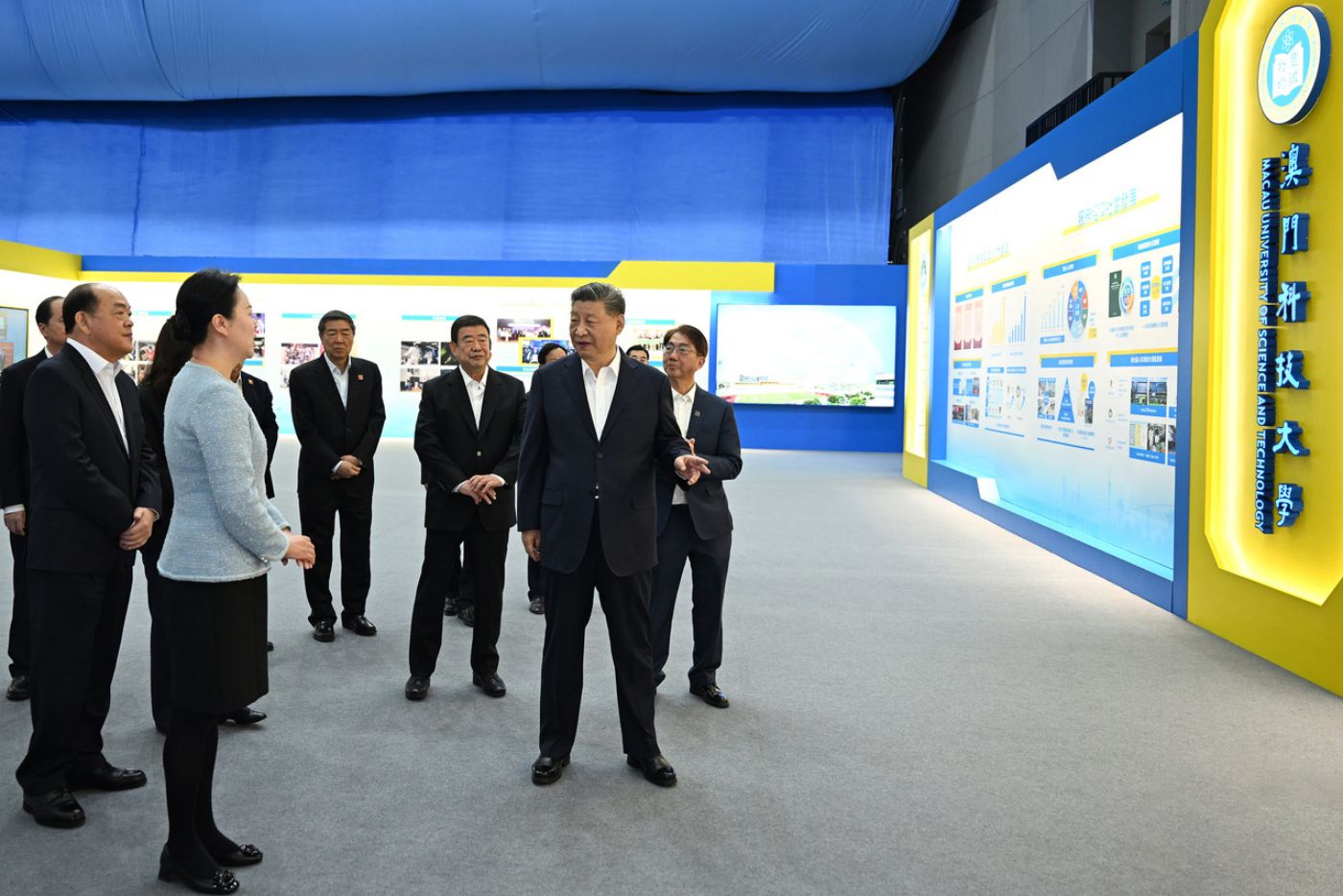 新闻联播|习近平考察澳门科技大学，参观了鼎晟展览倾心为澳门科技大学打造的25周年成就展